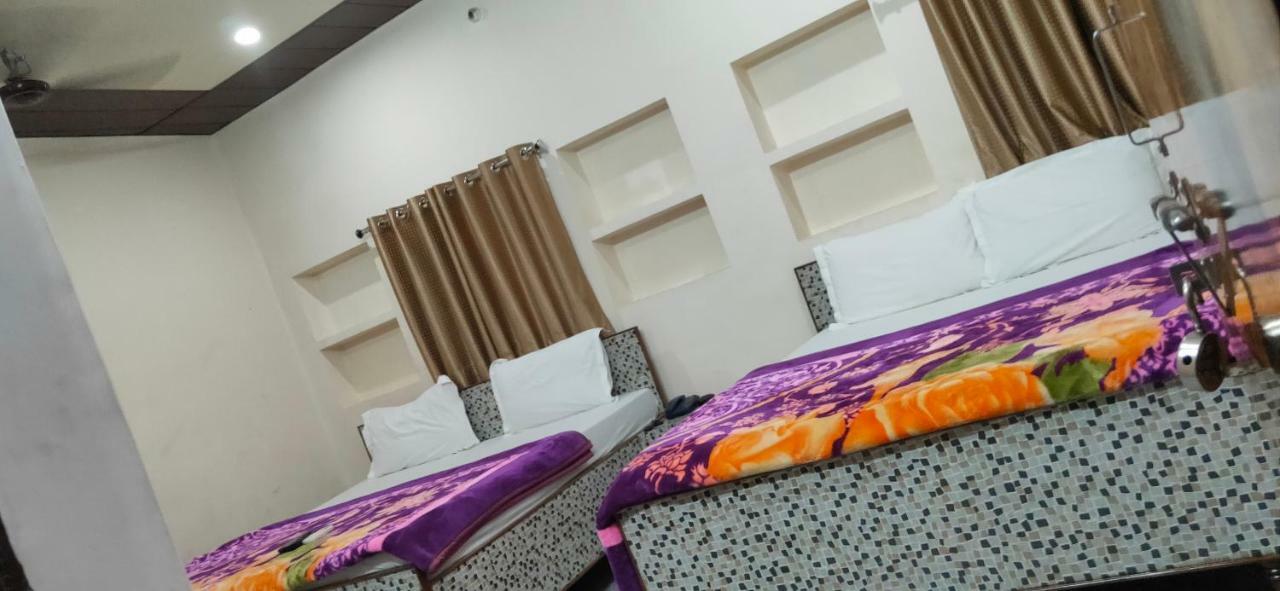 Hotel R D Palace Varanasi Luaran gambar