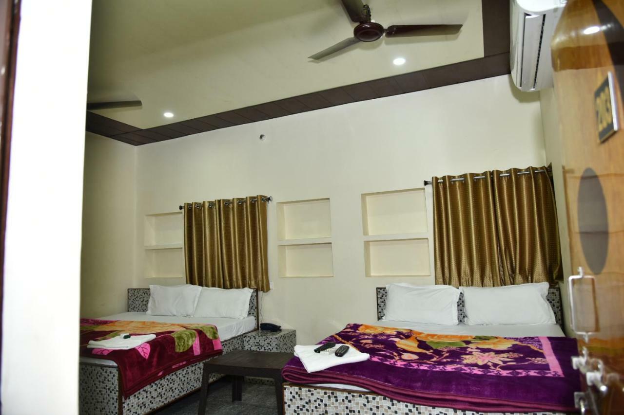 Hotel R D Palace Varanasi Luaran gambar